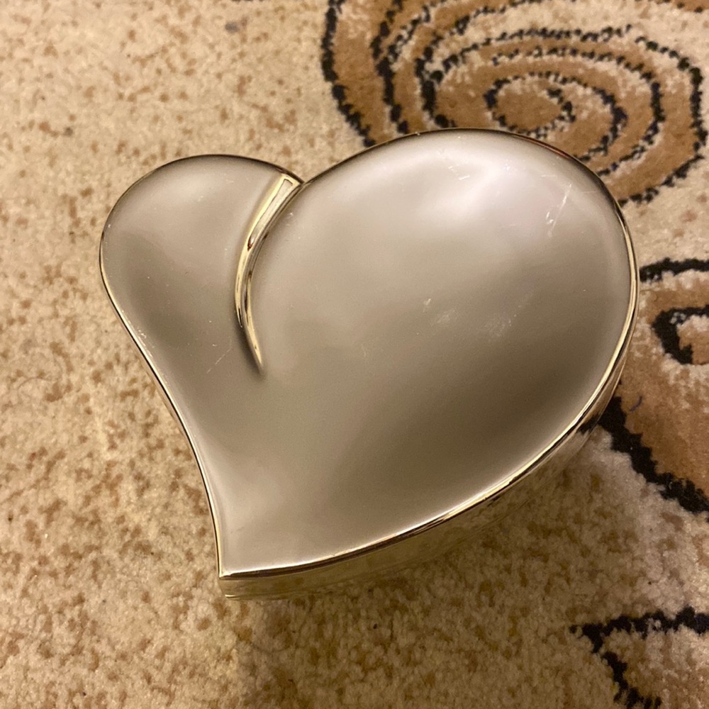 🛝 Sliding down 50% Heart shape jewelry box with lid